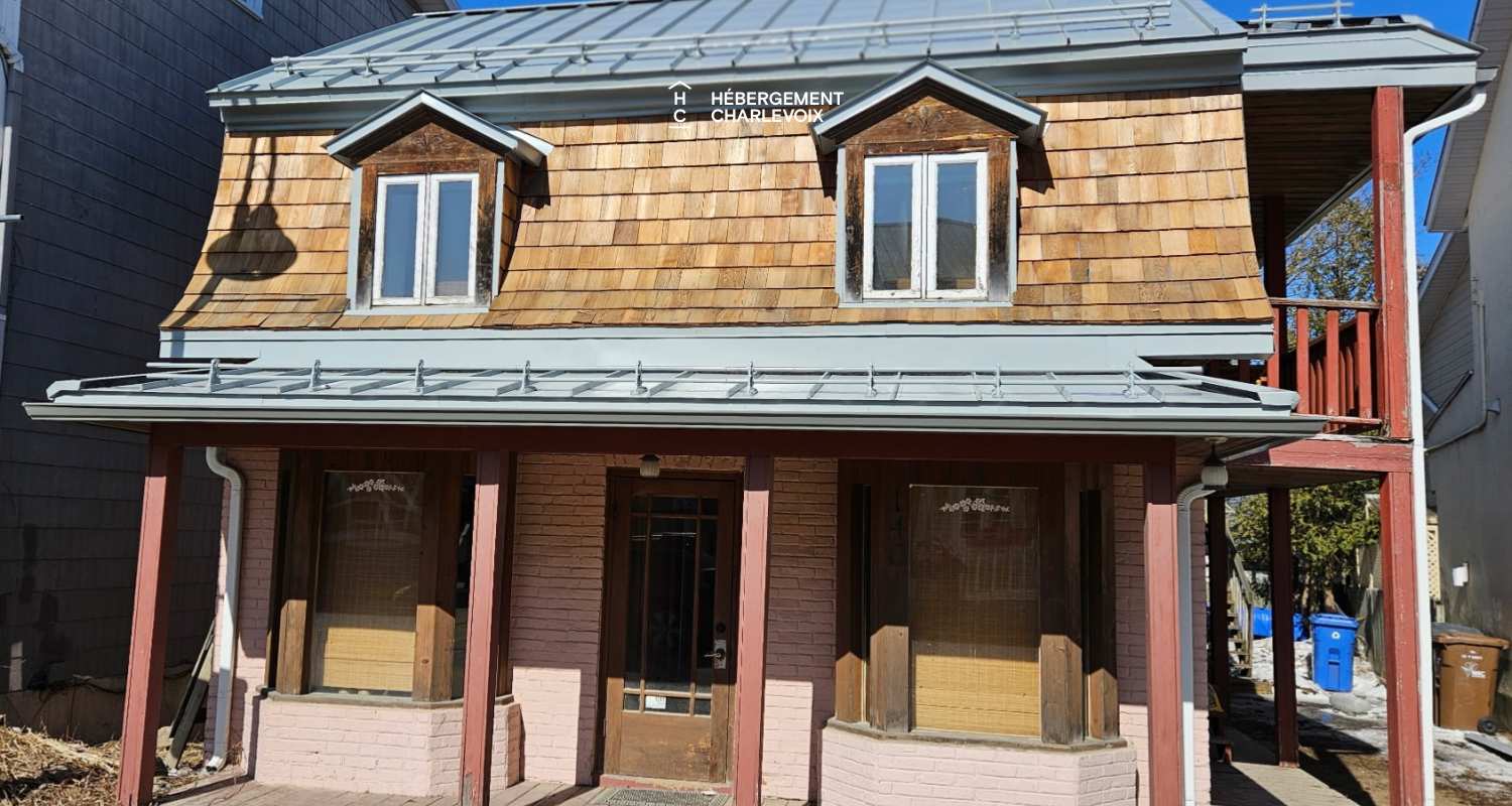 Le 142 - House with old-world charm in downtown Baie-Saint-Paul